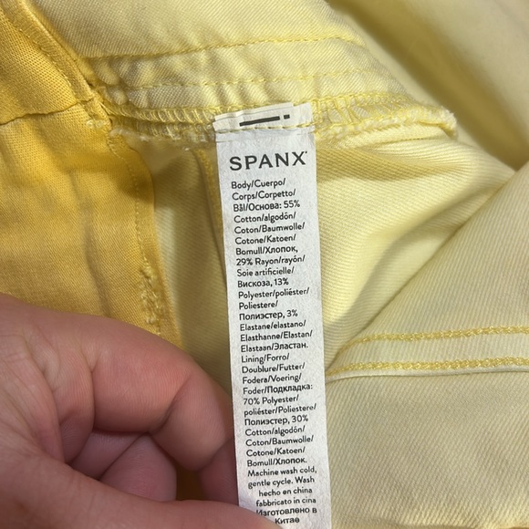 Spanx Stretch Twill Pull On Shorts - Picture 4 of 4